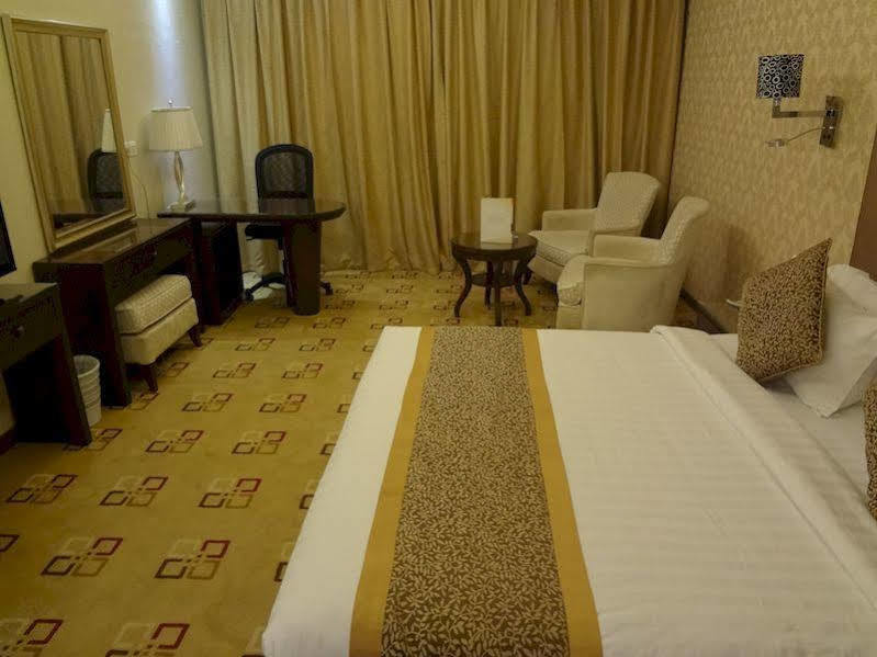 Sanam - Aparthotel 3*